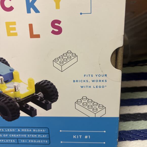 Circuit Cubes Wacky Wheels Kit #1 , Build 5 Cars With Gears & Motor Ages 8+ - Picture 5 of 8